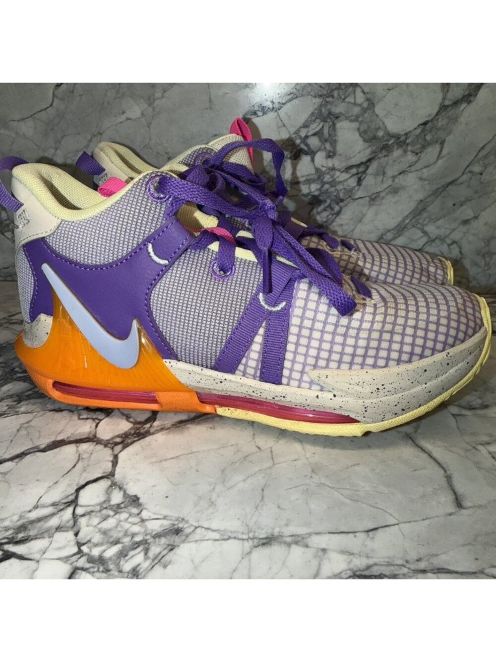 Nike Kids 5Y LeBron Witness 7  Action Grape Orange DQ8650-10 Basketball Sneakers